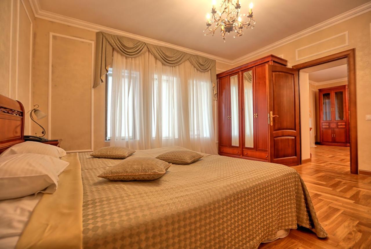 Ritsa Hotel Sukhumi Exterior foto