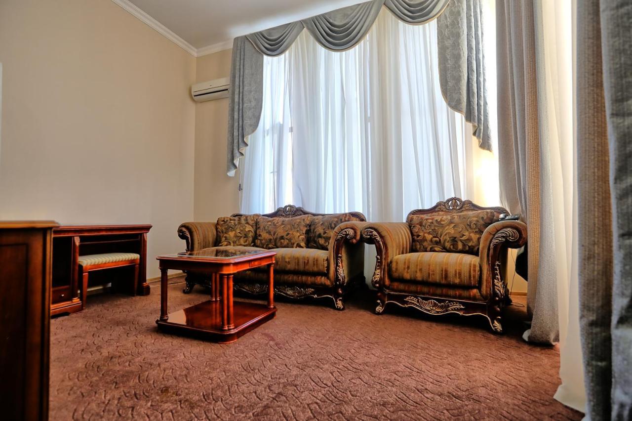 Ritsa Hotel Sukhumi Exterior foto